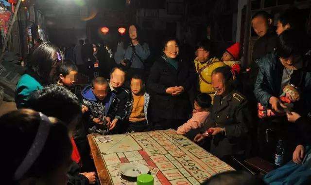 农村(cūn)普遍赌(dǔ)博成(chéng)风 农村普遍赌博成风(fēng)