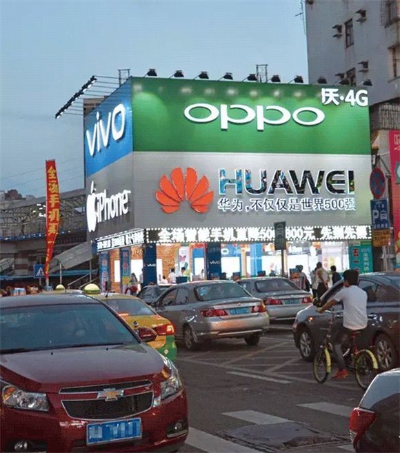 OPPO、VIVO、华为的(de)线下体验店遍布(bù)乡(xiāng)镇 OPPO、VIVO、华(huá)为的线下体验店遍布乡镇
